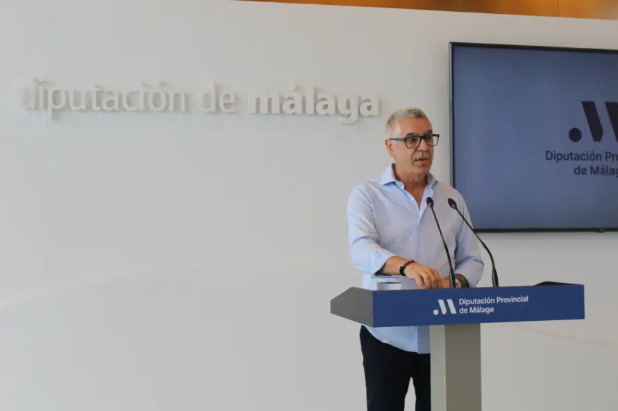 Con Málaga critica la gestión económica y la externalización del PP en la Diputación Provincial
