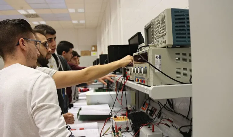 Educación ofrece casi 11.000 plazas vacantes en Formación Profesional para el curso 2024/2025