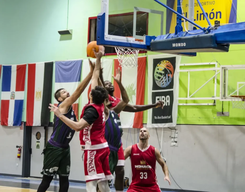 Unicaja triunfa en Alhaurín de la Torre en el Torneo Costa del Sol