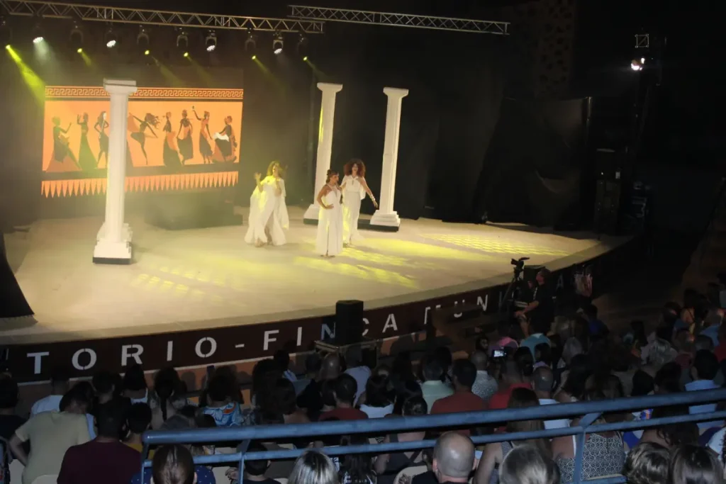 Triunfal cierre del XVIII Portón del Teatro con la obra 'Hércules, un musical de leyenda'