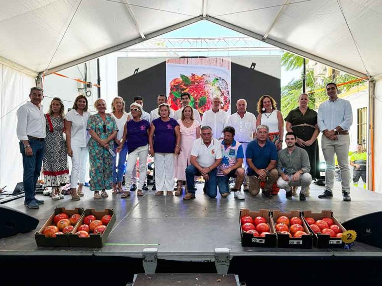 La Diputación señala que el tomate huevo de toro es un producto único que genera valor al sector agroalimentario de toda la provincia