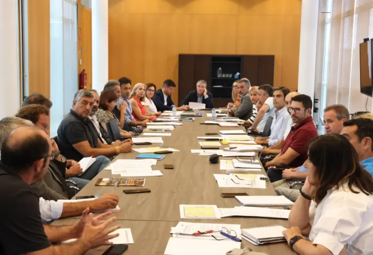 La Diputación de Málaga finalizará en 2026 el proyecto Aqua Rural 5.0, destinado a digitalizar la gestión del agua en 71 municipios